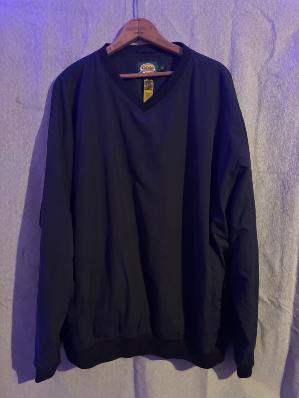 Men's Cabela's Black V-Neck Pullover Sweater size xl